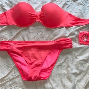 Victoria’s Secret bikini